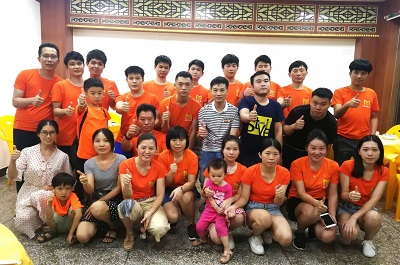 訢(xin)銘(ming)颺(yang)精(jing)密(mi)五金全(quan)體(ti)員工聚(ju)餐活(huo)動(dòng)(dong)