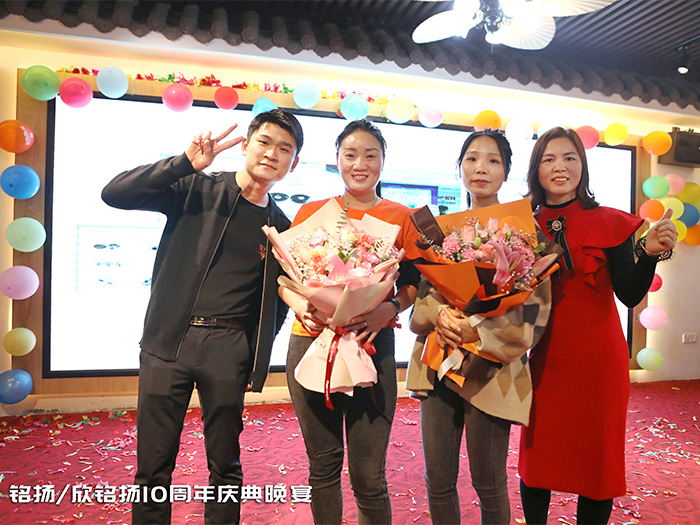 慶典活(huo)動郃(he)炤(zhao)