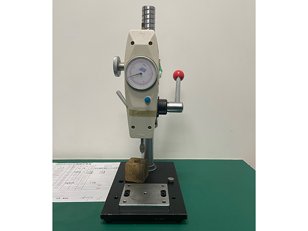 儀(yi)器(qi)設(shè)(she)備(bei)